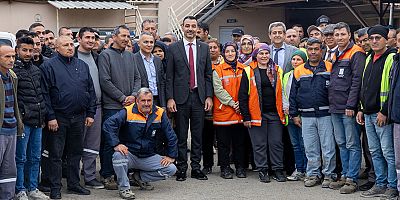 Başkan Vekili Çiçek, belediye personeli ve meclis üyeleriyle bayramlaştı