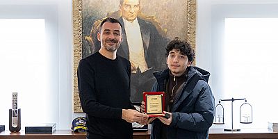 Başkan vekili Çiçek, derece yapan öğrencileri kabul etmeye devam ediyor