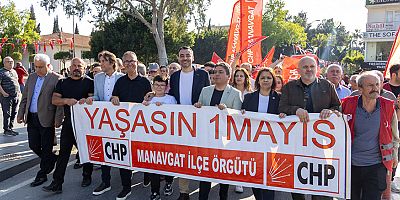 Başkan Vekili Çiçek emekçilerle omuz omuza yürüdü
