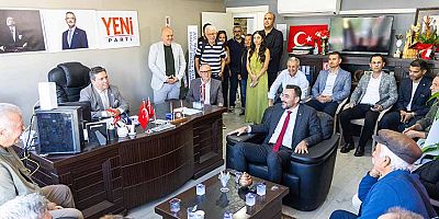Başkan Vekili Mehmet Çiçek'ten siyasi parti ilçe başkanlıklarına ziyaret