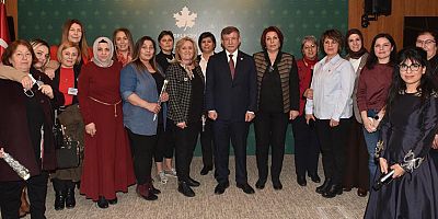Başkan Yıldırım, kadın muhtarları Davutoğlu ile buluşturdu