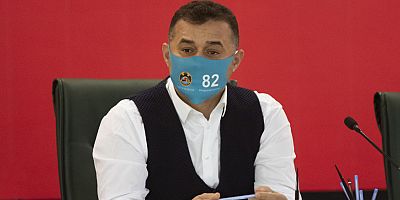 Başkan Yücel 82 temalı maske ile 2021 yılı için 