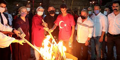 Başkan Yücel'den fener alayı ve Demet Akalın konserine davet