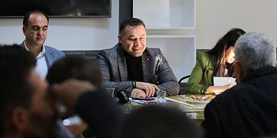 Başkan Yücel Oba Kız Öğrenci Yurdu'nda konaklayan öğrencilerin aileleriyle buluştu