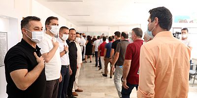 Başkan Yücel personeliyle bayramlaştı