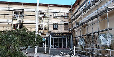 Belediye binasında tadilat çalışmaları başladı 