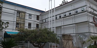 Belediye binasında tadilat çalışmaları devam ediyor