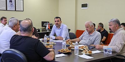 Bşakan Vekili Çiçek, Toptancı Hali'ni ziyaret etti