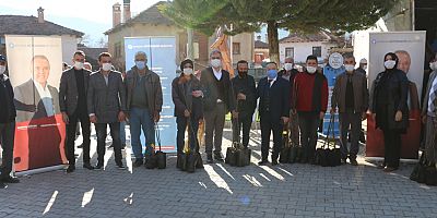 Büyükşehir 4 ilçede çiftçiye 6500 ceviz fidanı dağıttı