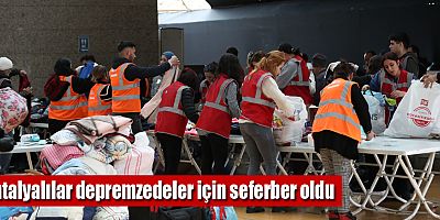 Büyükşehir Afet Yardım Merkezi yardımları topluyor