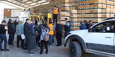 Büyükşehir arı kovanı hibesi ile üreticilerin yüzünü güldürüyor 