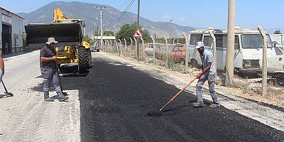 Büyükşehir asfalt onarım çalışması yapıyor 