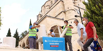 Büyükşehir Belediyesi 100 bin seccade dağıttı