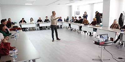 Büyükşehir Belediyesi gençleri eğitimle güçlendiriyor