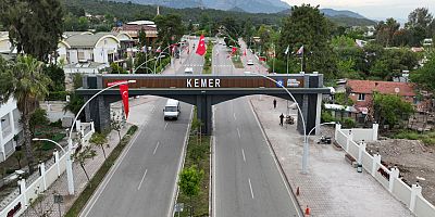 Büyükşehir Belediyesi Kemer giriş takını yeniledi