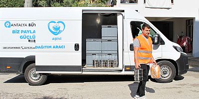 Büyükşehir Belediyesi Manavgat Aşevi ihtiyaç sahiplerinin yanında olmaya devam ediyor