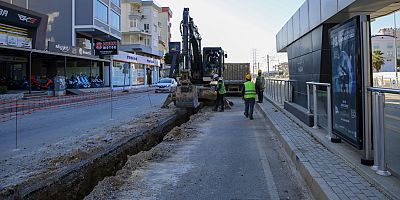 Büyükşehir Belediyesi Varsak’ta eski içme suyu hattını yeniliyor