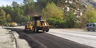 Büyükşehir’den Alanya’nın kırsal yollarına bakım ve onarım 