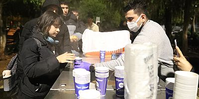 Büyükşehir’den final haftasında öğrencilere sıcak çorba ikramı