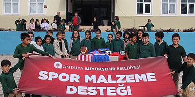 Büyükşehir’den geleceğin sporcularına malzeme desteği 