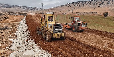 Büyükşehir’den Korkuteli grup yollarında çalışma