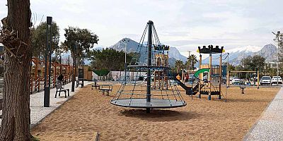 Büyükşehir’den parklara zeytin çekirdeğinden zemin kaplama