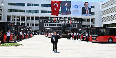 Büyükşehir’in 60 kırmızı otobüsü toplu ulaşımda hizmette