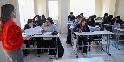 Büyükşehir’in gençlere eğitim desteği sürüyor 