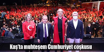 Büyükşehir’in konser serisi Kaş’ta sona erdi