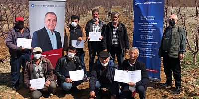 Büyükşehir’in uygulamalı budama eğitimine üreticilerden yoğun ilgi