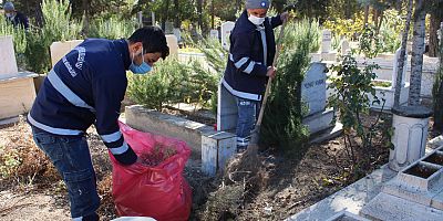 Büyükşehir mezarlıklarda bahar temizliği yapıyor