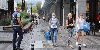 Büyükşehir Zabıtası’ndan Kemer’de maske denetimi