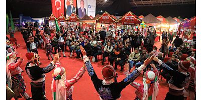 Cam Piramit’te yeni yıl coşkusu devam ediyor