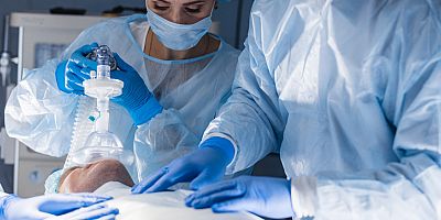 Cerrahi ve Yoğun Bakımın Gizli Kahramanları : “Anestezi Olmasaydı Cerrahi de Olmazdı”