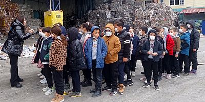 Çevreye duyarlı öğrenciler geri dönüşüm tesisini ziyaret etti