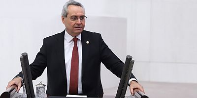 CHP'li Zeybek Antalya'da seçim çalışmalarına ara vermeden devam ediyor