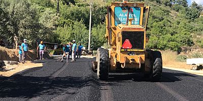Çıplaklı Fatih Caddesi'ne sıcak asfalt