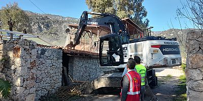 Çıralı’da kaçak yapıya geçit yok