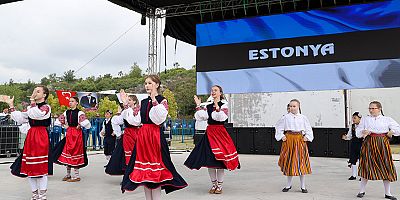 Çocuk Festivali Galası renkli görüntülere sahne oldu 