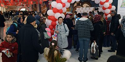 Çocuk Festivalinde eğlenip