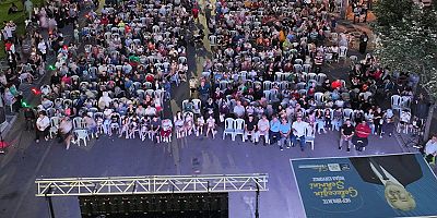 Çocuklar eğlendi, aileler kaynaştı, Fatih Mahallesi’nde sinema keyfi yaşandı