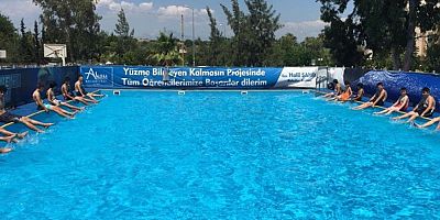 Çocuklar havuzla buluştu