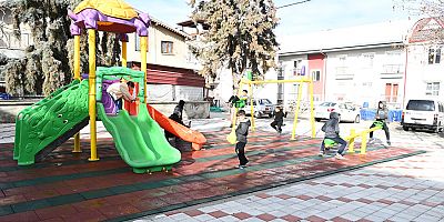 Çocuklar için yeni oyun alanları ve parklar yapılıyor