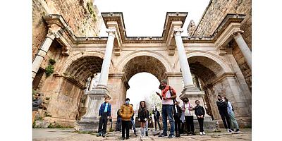 Çocuklar ve gençlerle Kaleiçi turu