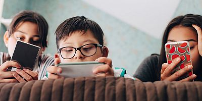 Çocukların ekran karşısında geçirdiği süreyi nasıl azaltabiliriz?