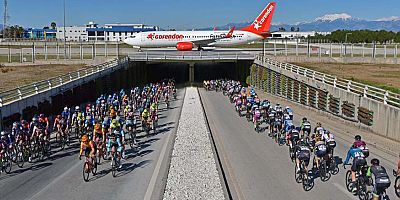 Corendon Airlines uçağı, bir kez daha Tour of Antalya'nın simge fotoğrafında yer aldı