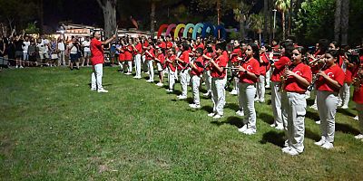 Cumhuriyet Bandosu’ndan Kemer’de konser