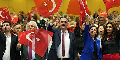 Cumhuriyet Bayramı'nın coşkusu Konyaaltı'nda yaşandı