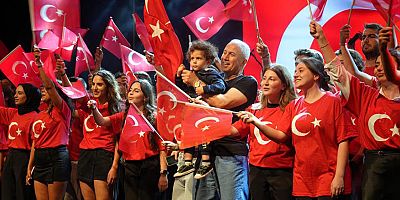 Cumhuriyet'in 102. yılı Alanya'da coşkuyla kutlandı