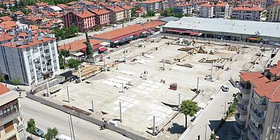 Davraz Çarşamba Kapalı Pazaryerinin çelik kolon montajları yapılıyor